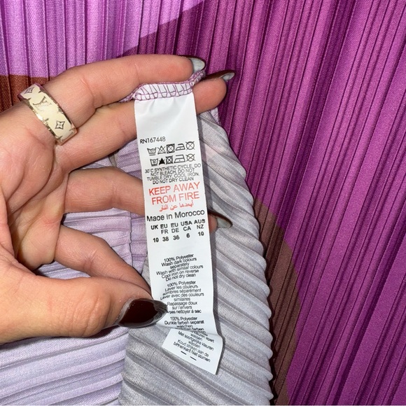 PrettyLittleThing PINK PRINT PLISSE MAXI SKIRT - Picture 7 of 7